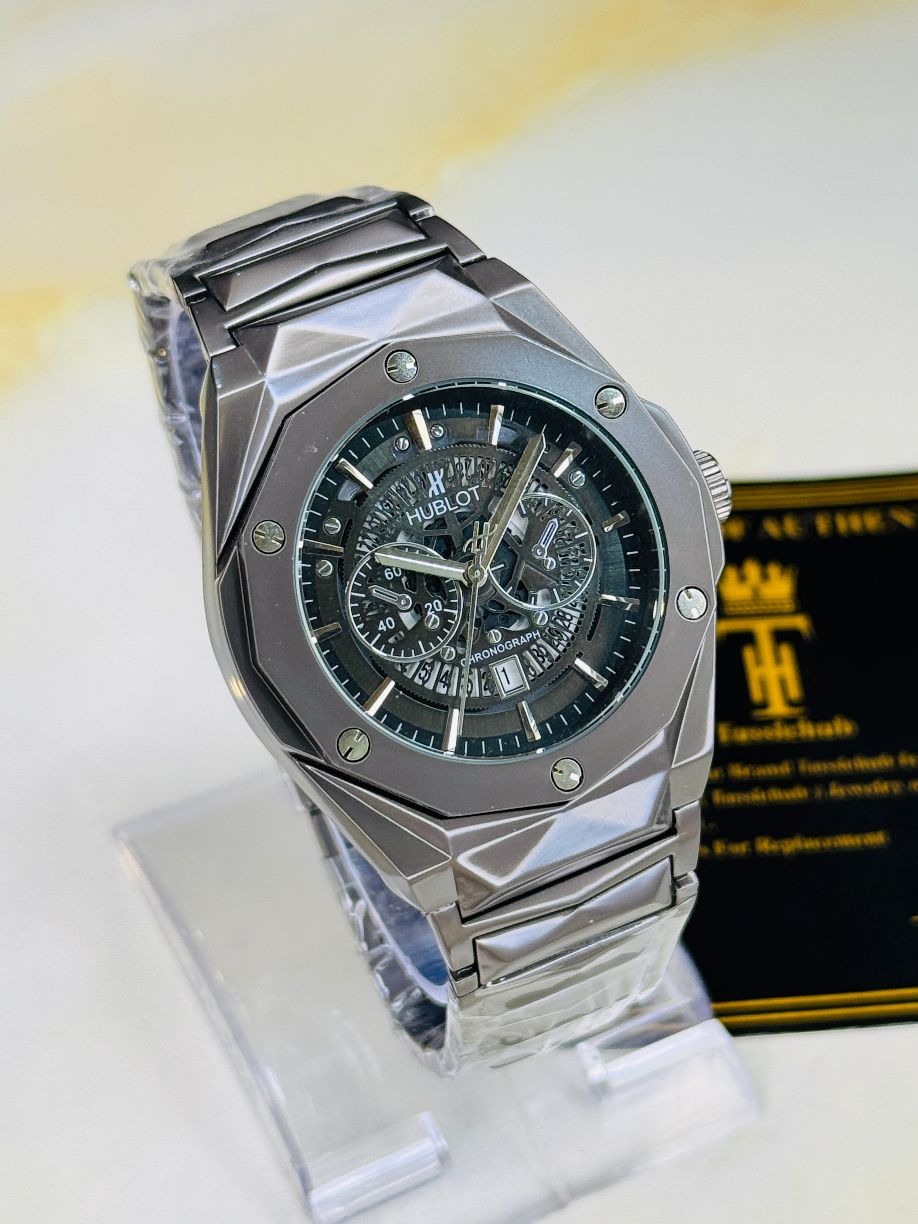 Black Prism Chain Strapped Hologram Dial Hublot Watch