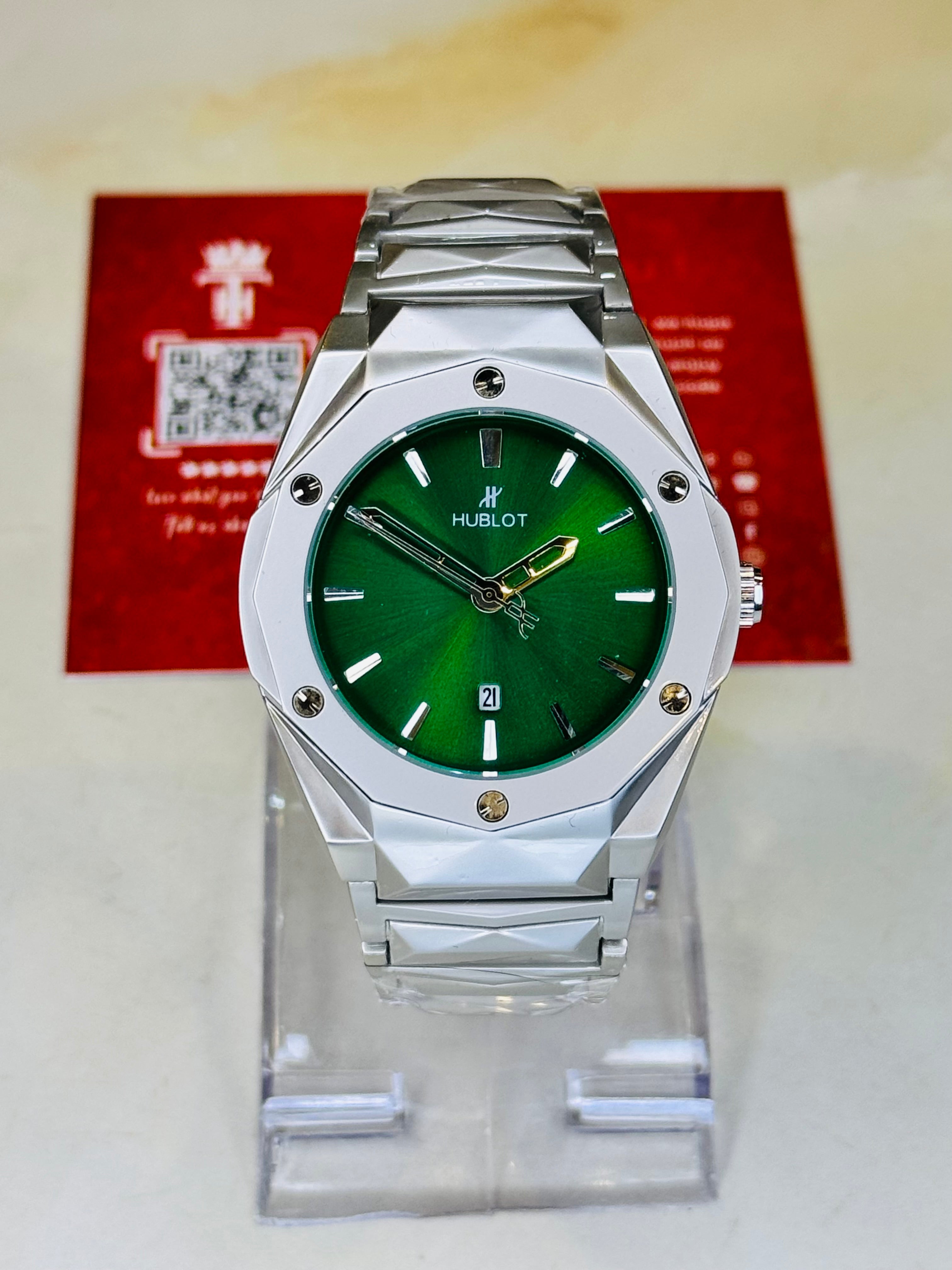 Silver Prism Chain Strapped Emerald Hublot Watch