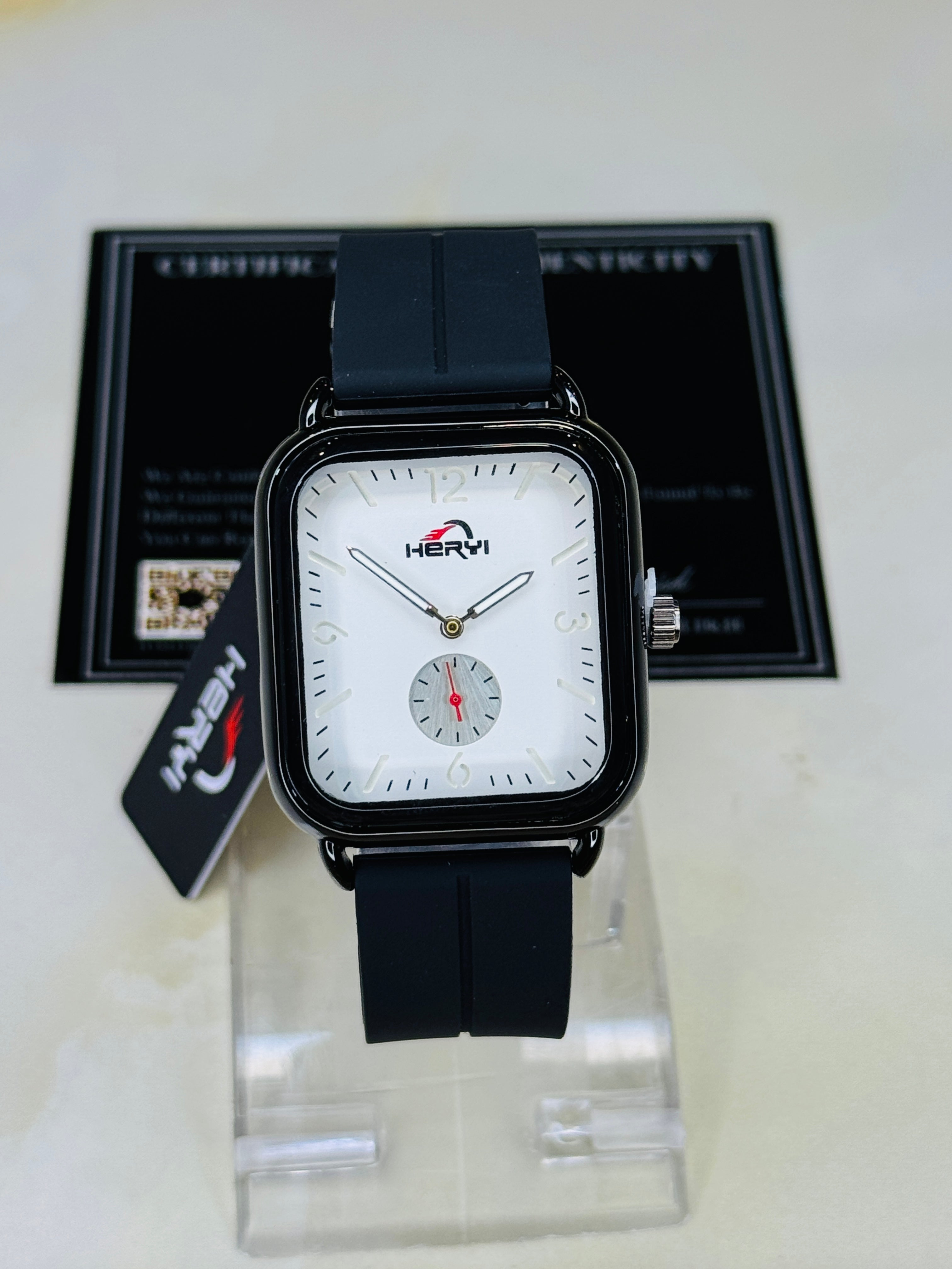 Black White Heryi Seamer Down Second Magnet Strap Watch
