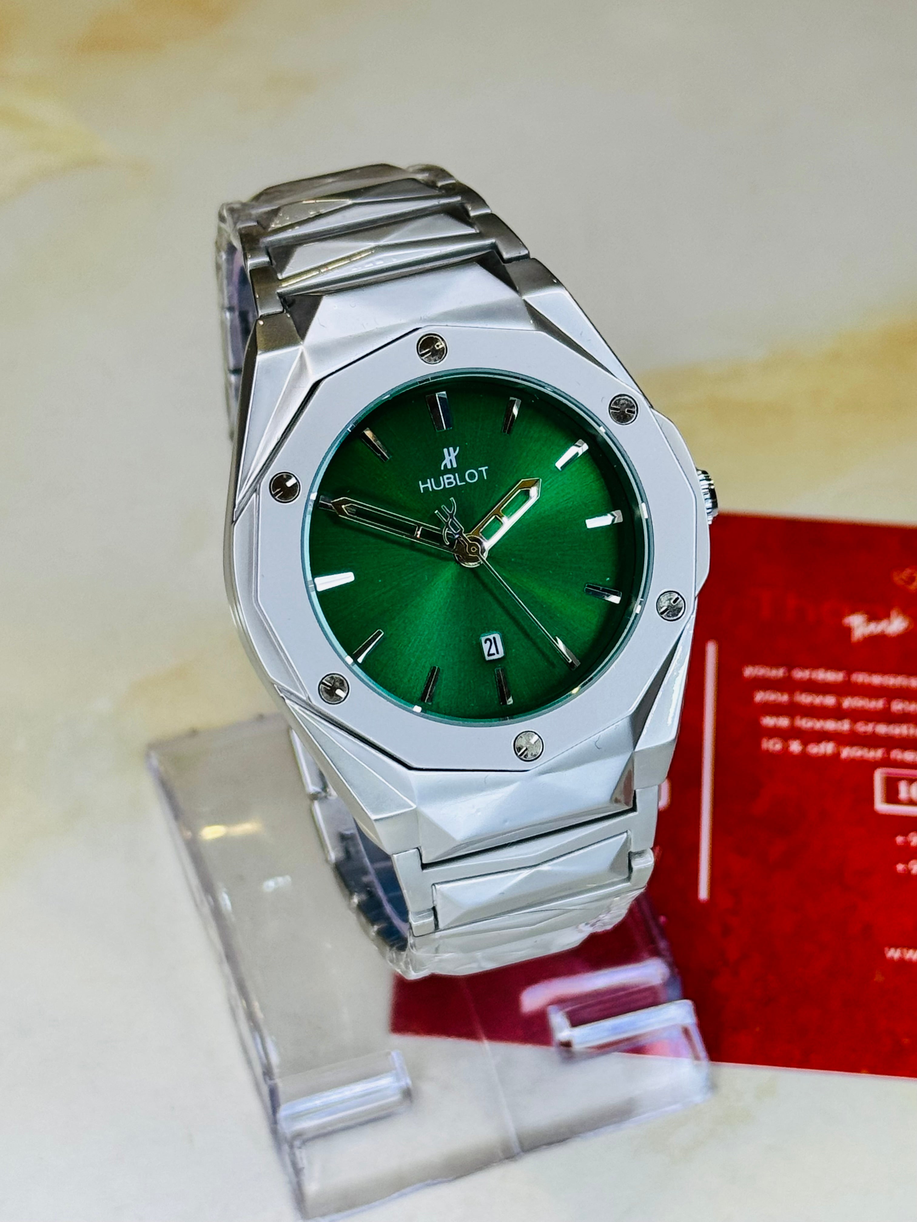 Silver Prism Chain Strapped Emerald Hublot Watch