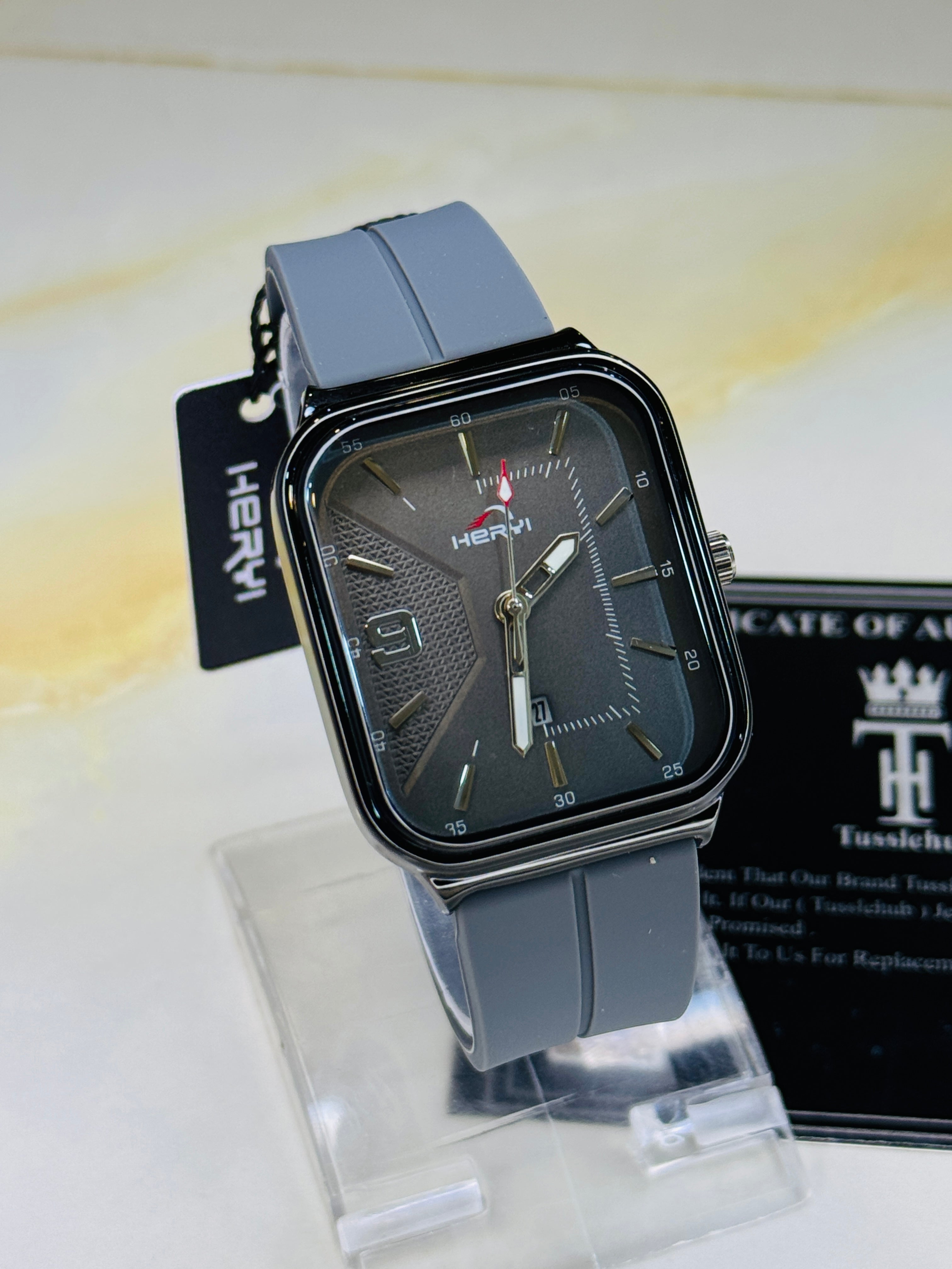 Grey Heryi Seamer Magnet Strap Watch