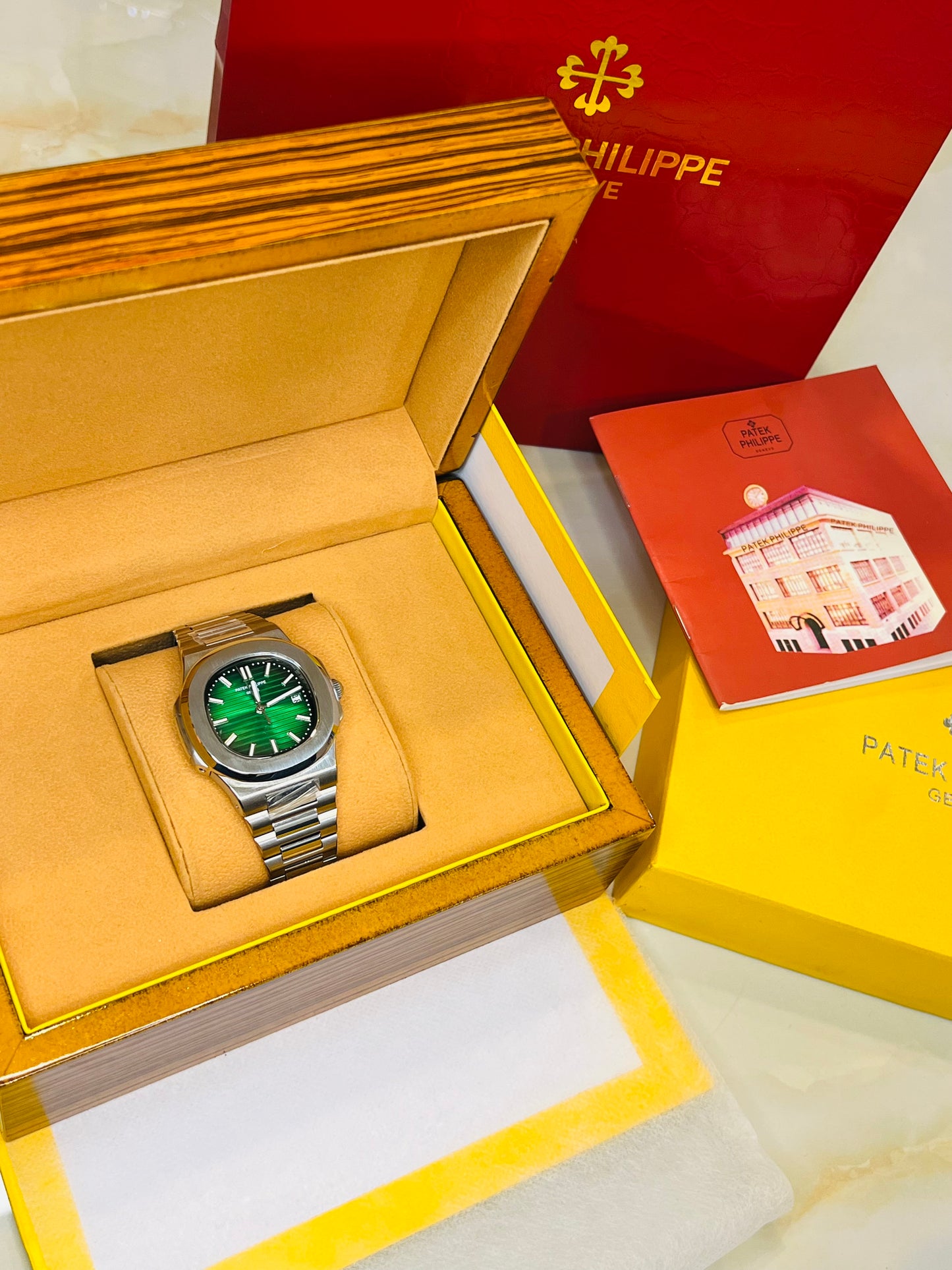 Silver Emerald Automatic Nautilus Super Clone Watch