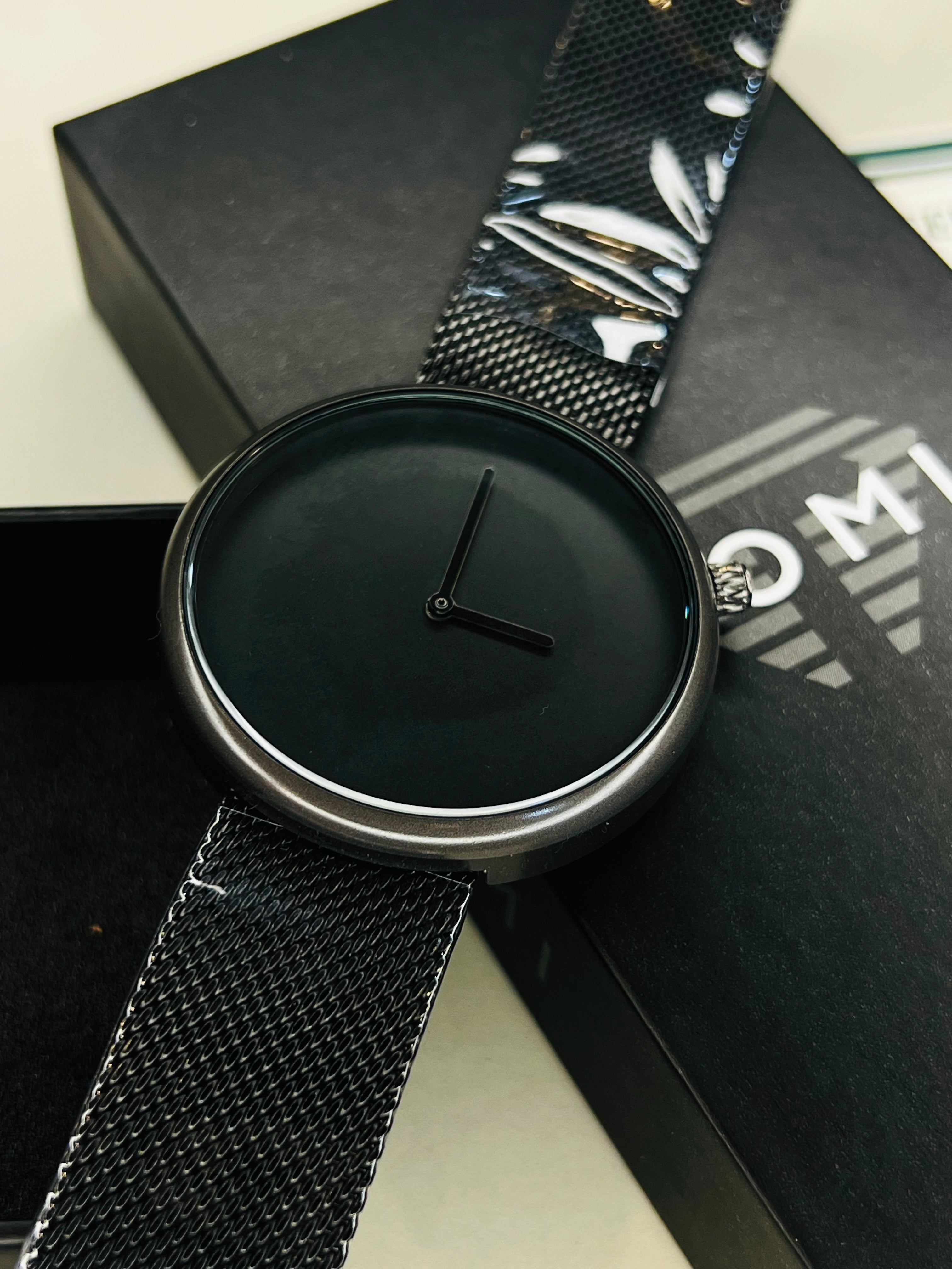 Tomi Black Mesh Strapped Space Watch