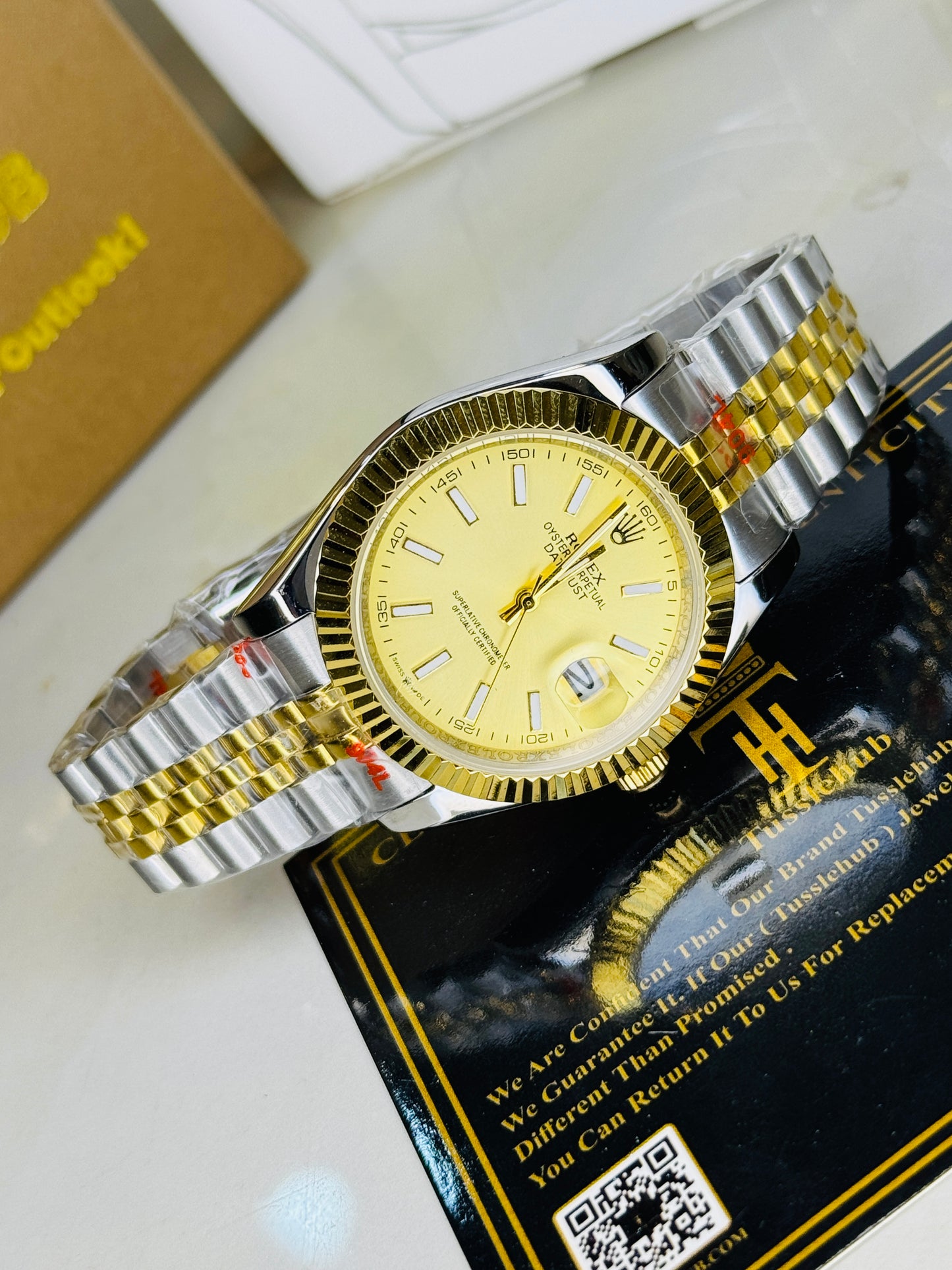 Jubilee Date Just Two Tone Vertical Fluted Gold Dial Quartz Watch