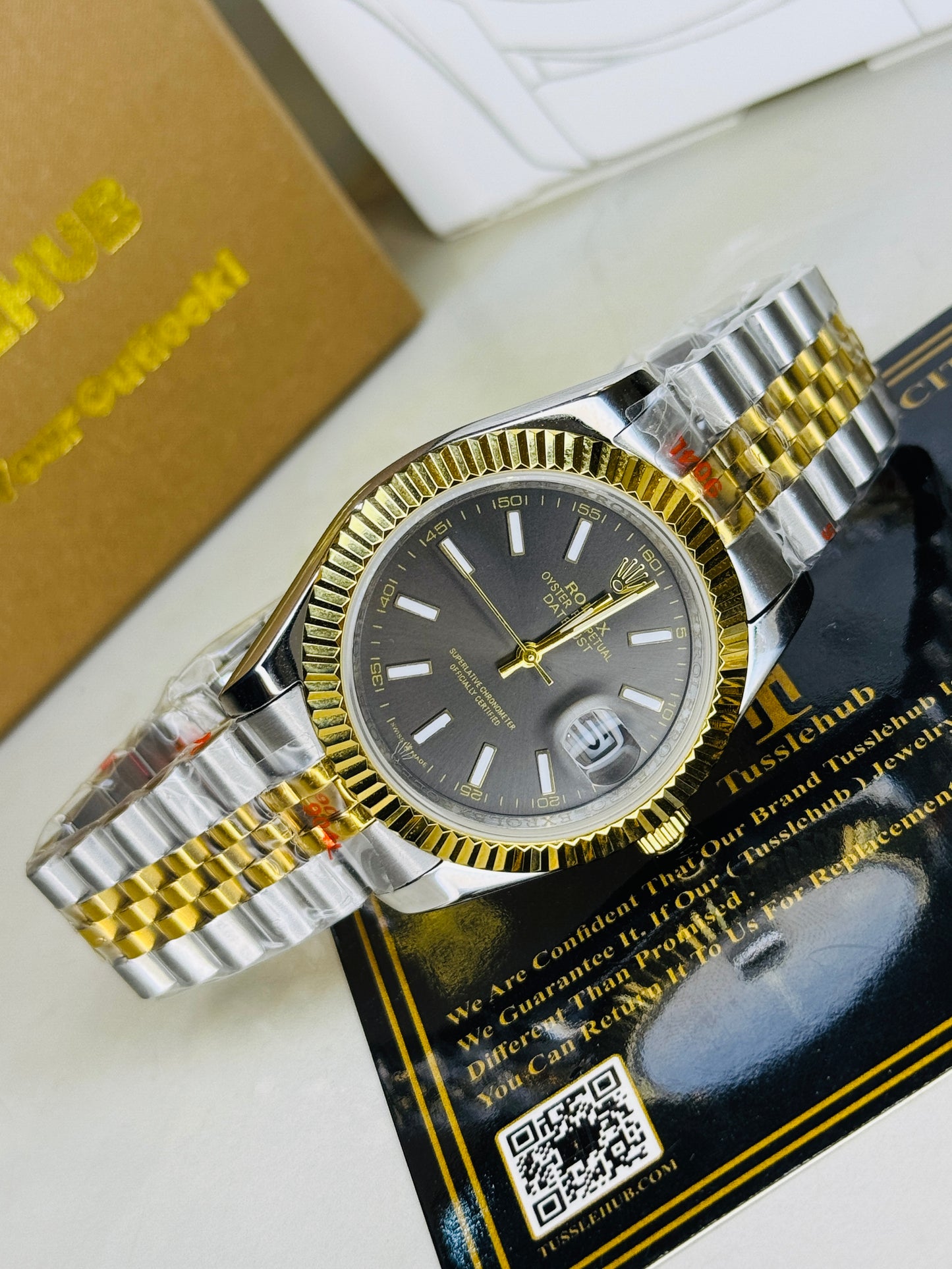 Jubilee Date Just Two Tone Vertical Fluted Bezel Metallic Dial Quartz Watch