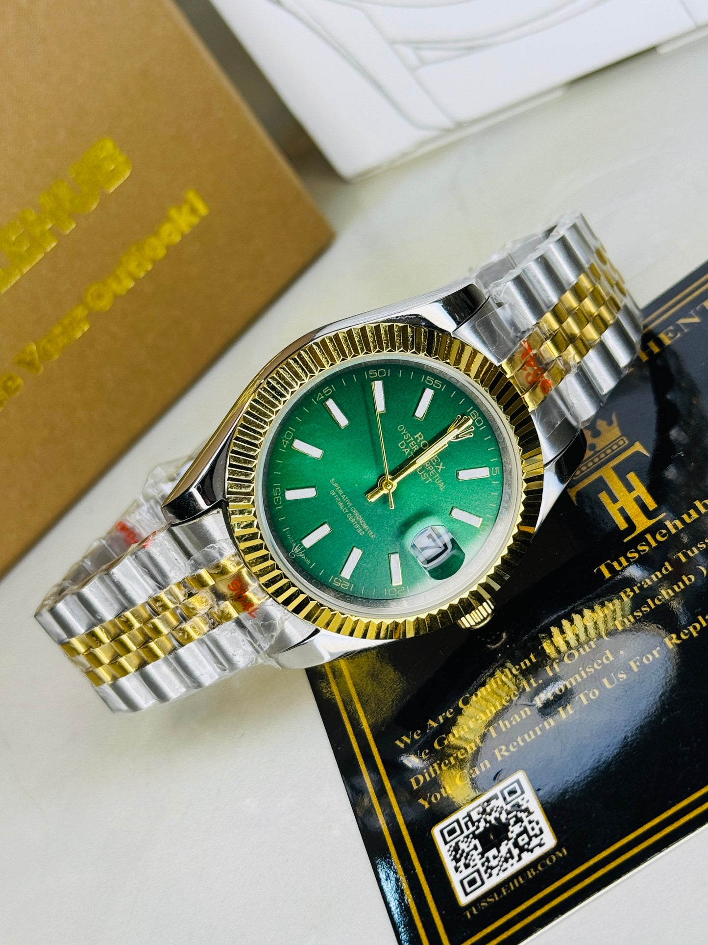 Jubilee Date Just Two Tone Vertical Fluted Green Dial Quartz Watch